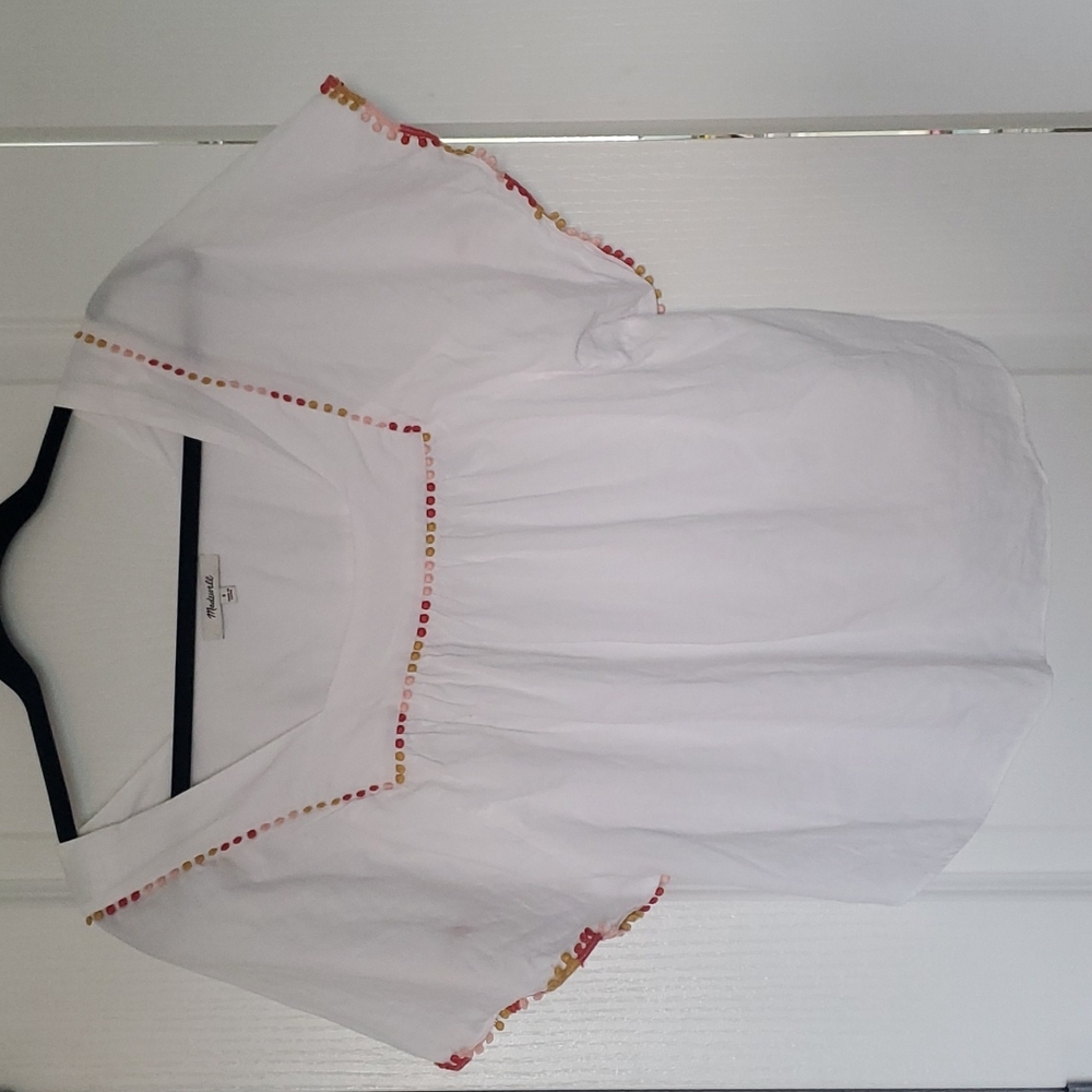 Flutter sleeve blouse